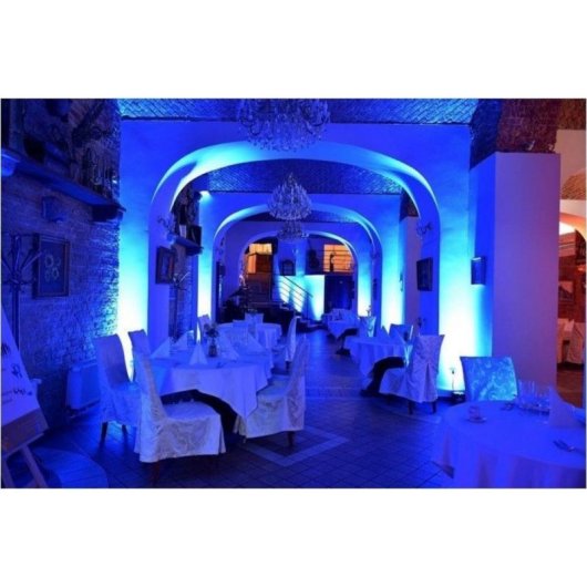 Reflector LED RGBWA LIGHT4ME Penta Par 8x12W MKII para eventos y conciertos
