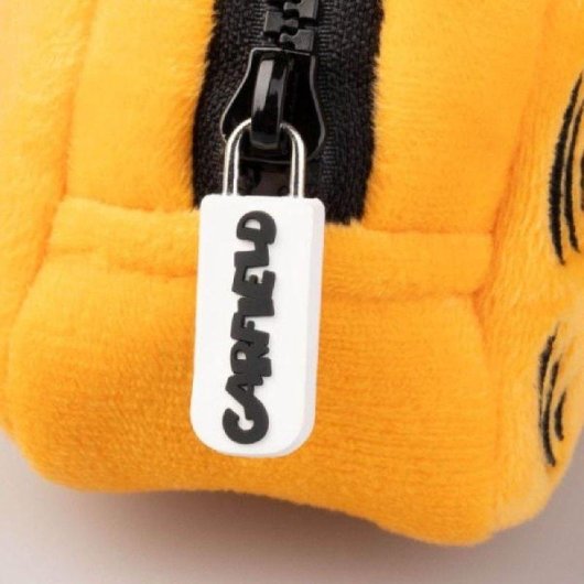 Estuche Garfield Felpa Suave 20x9x5 cm para Material Escolar y Oficina