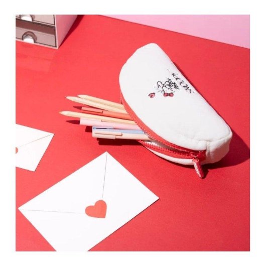 Schnurrbar Etui Snoopy Love Season Lizenzprodukt