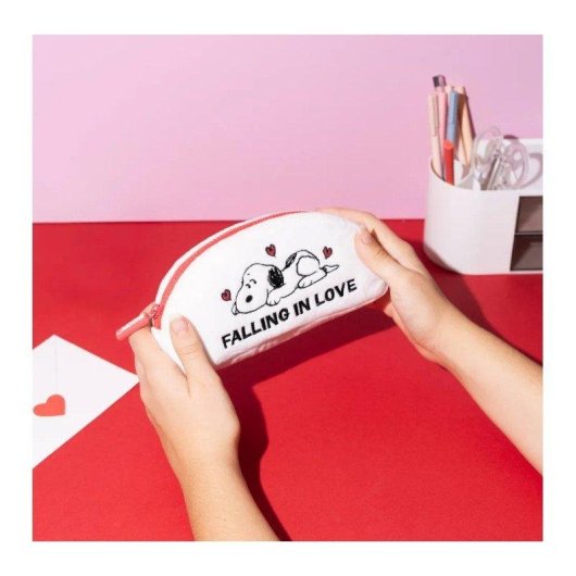 Schnurrbar Etui Snoopy Love Season Lizenzprodukt