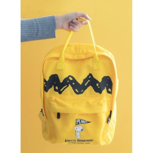 Mochila Everyday Snoopy Grupo Erik amarilla poliéster 36x13x31 cm