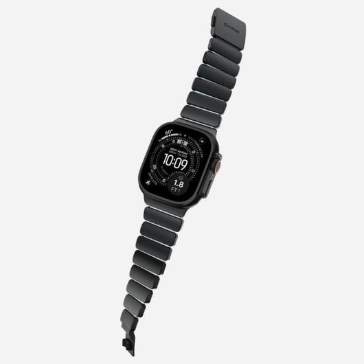 Pulsera Nomad Stratos Band Titanio Negro 49mm Icy Blue Glow para Apple Watch