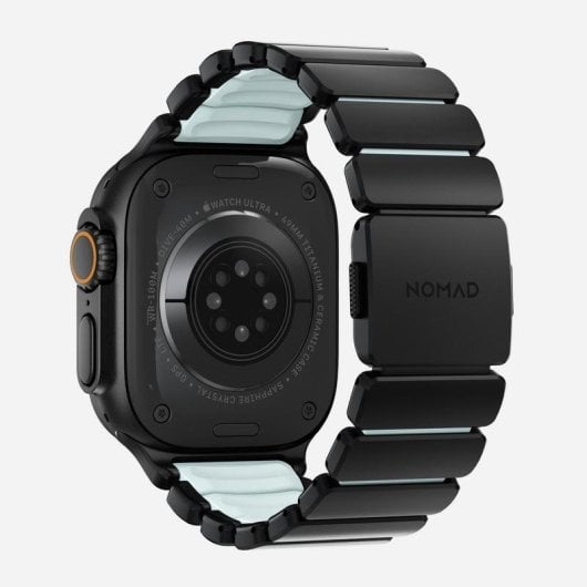Pulsera Nomad Stratos Band Titanio Negro 49mm Icy Blue Glow para Apple Watch