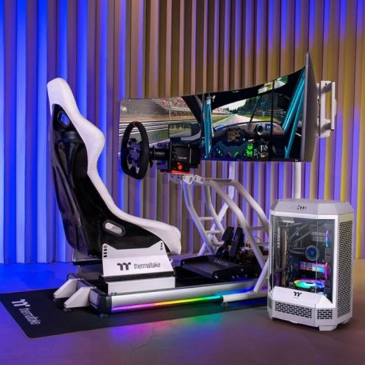 Thermaltake GEA-RMS-TMSWHT-01 Supporto Monitor Triplo Pavimento 32 a 55" VESA 75x75 a 200x200 Max 60Kg