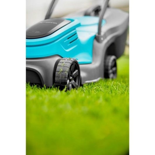Cortacésped a batería Gardena PowerMax 30/18V P4A solo 225 m² 30 cm