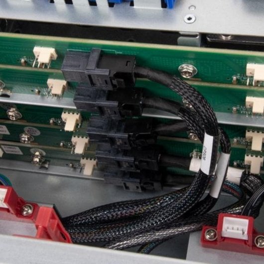Serveur SilverStone SST-RM43-320-RS 20 baies 12 Gb/s Hot-swap 4U gris
