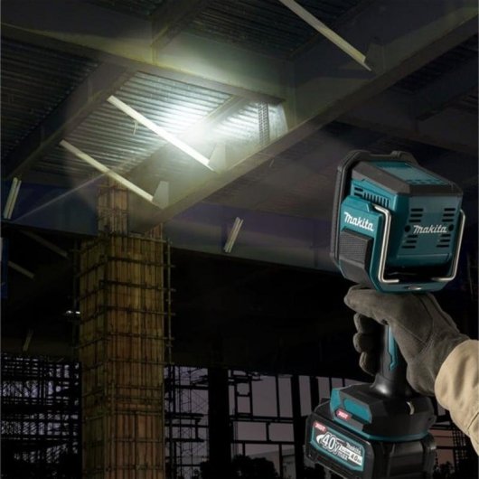 Proyector de mano LED recargable Makita ML007G 1250 lúmenes