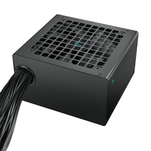 Fuente de alimentación DeepCool PN750D 750W Certificación 80 PLUS Gold no modular