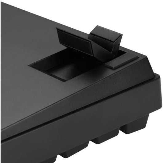 Teclado Sharkoon SKILLER SGK50 S4 mecânico compacto com switches Kailh Brown e RGB alemão