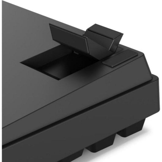 Teclado mecânico gaming Sharkoon SGK50 S2 switches Gateron Yellow compacto QWERTZ alemão RGB