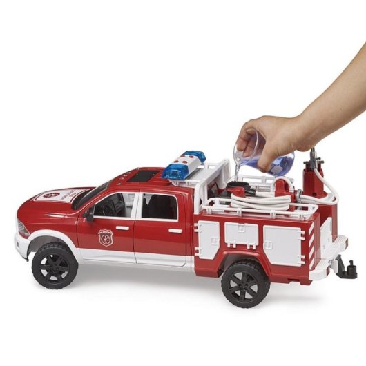 Feuerwehr-LKW BRUDER RAM 2500 mit Licht und Sound 1:16