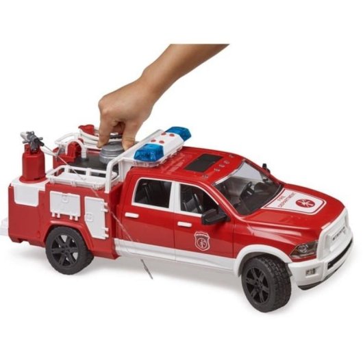 Feuerwehr-LKW BRUDER RAM 2500 mit Licht und Sound 1:16