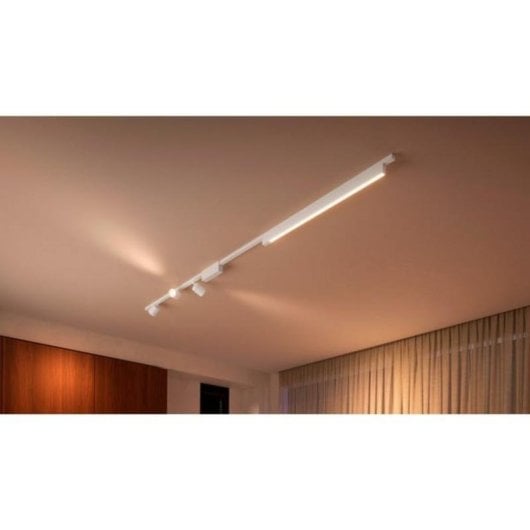 Kit d'éclairage intelligent Philips Hue Perifo pour plafond droit avec 3 spots et 1 barre lumineuse