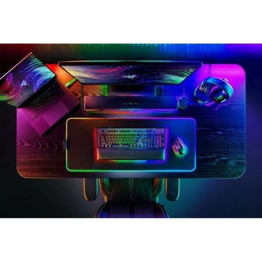 Teclado Razer BlackWidow V4 Pro mecânico switches Yellow RGB QWERTZ alemão