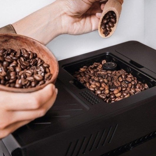 Cecotec Cremmaet Compact 1,1L Cafetera Superautomática + Power TitanBlack 1200 XL Batidora de Mano