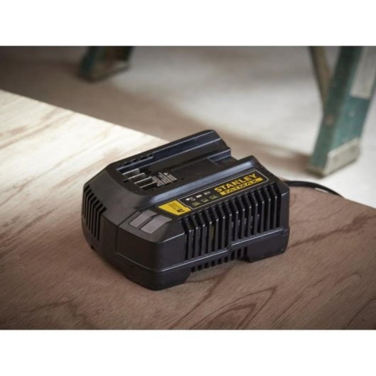 Chargeur Stanley SFMCB14-QW 18 V 4 A