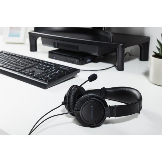 Teclado Kensington KB100 EQ membrana completo con cable y diseño sostenible