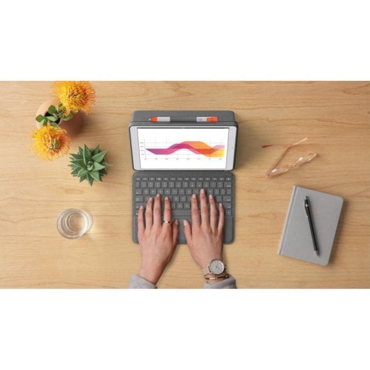 Capa com Teclado Logitech Combo Touch para iPad 10.ª Geração Cinzento