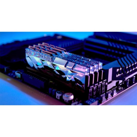 Arbeitsspeicher RAM G.Skill Trident Z Royal 64GB 4x16GB DDR4 3600MHz CL16 RGB Silber Intel XMP