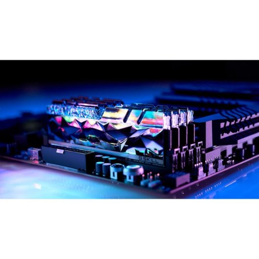 Arbeitsspeicher RAM G.Skill Trident Z Royal 64GB 4x16GB DDR4 3600MHz CL16 RGB Silber Intel XMP