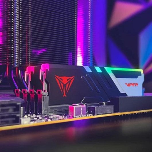 Mémoire RAM Patriot Viper Venom 32Go 2x16Go DDR5 7400MHz CL36 RGB Dual Channel Noir
