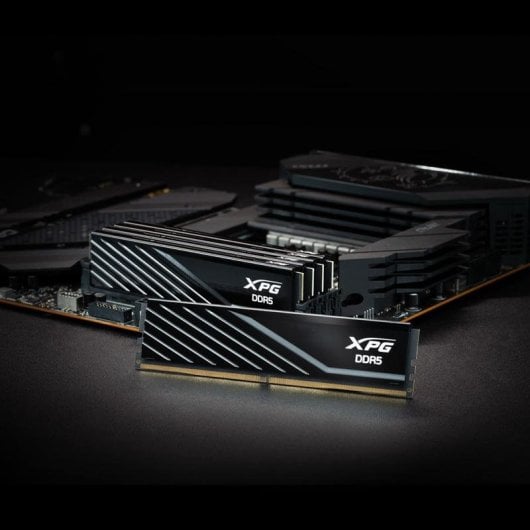 Memoria RAM ADATA XPG Lancer Blade 16GB 2x8GB DDR5 5600MHz CL46 AMD EXPO Blanco
