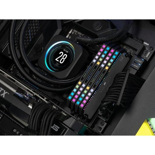 Mémoire RAM Corsair Dominator Platinum 64Go 4x16Go DDR5 5600MHz CL36 AMD EXPO RGB Noir