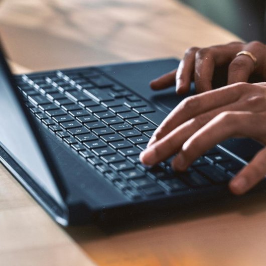 Ordinateur portable HP Victus 15-fa2027ns 15.6" Intel Core 7 240H 16GB 1TB SSD RTX 5060 FreeDOS