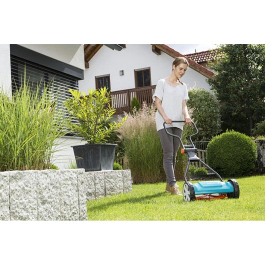 Cortacésped Manual Gardena Classic 330, 33 cm, 150 m², Cilíndrico
