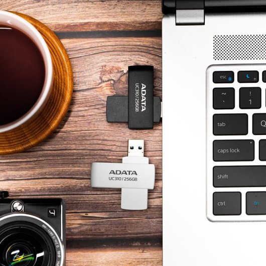 Chiavetta USB ADATA UC310 256 GB USB-A 3.2 Gen 1 girevole bianca