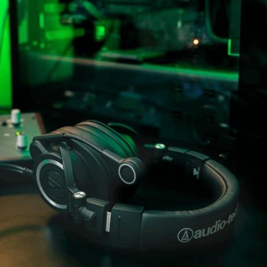 Auriculares Audio-Technica ATH-M50xSTS con micrófono USB, reducción de ruido, negro