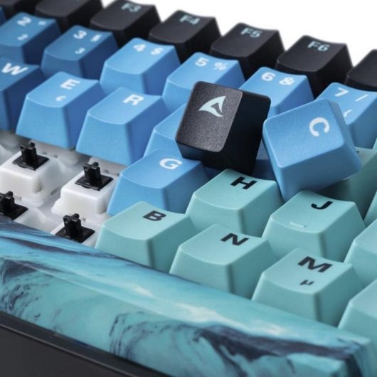 Teclado Sharkoon Skiller SGK50 S3 Ultimate Rev2 mecánico compacto 75 % RGB