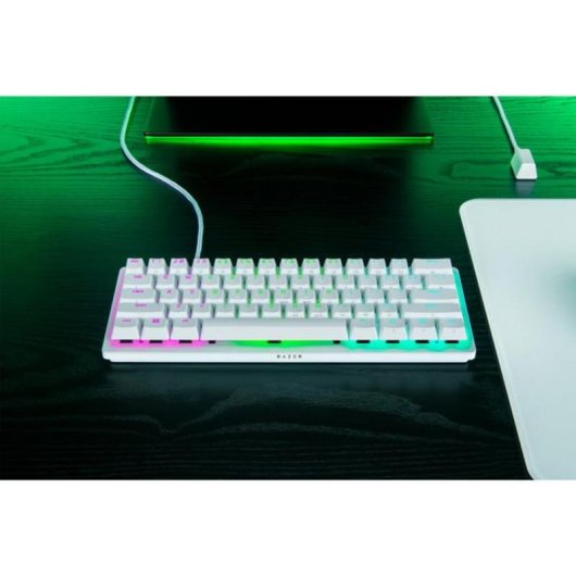 Teclado Razer Huntsman V3 Pro Mini óptico gaming compacto RGB blanco
