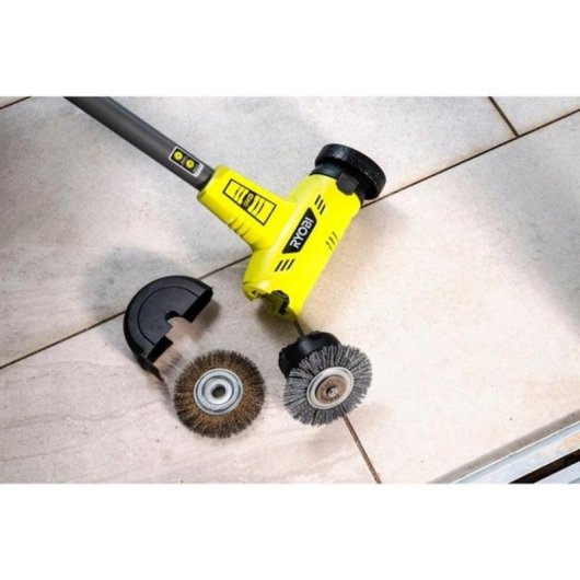 Brosse en Nylon Ryobi RAC818 115 mm pour Nettoyage de Jardin