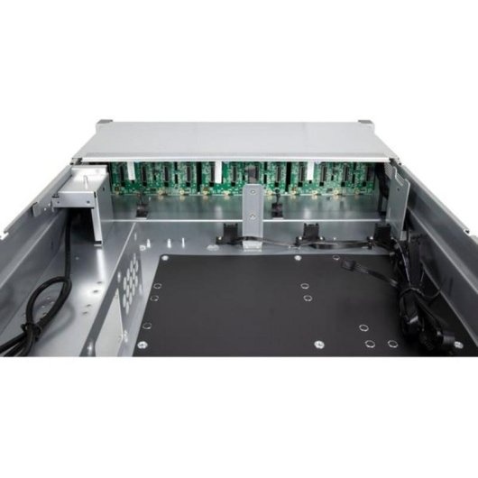 Servidor Inter-Tech 2U-2724 Rack 24 baias hot-swap 2,5" USB 3.2 Gen 1