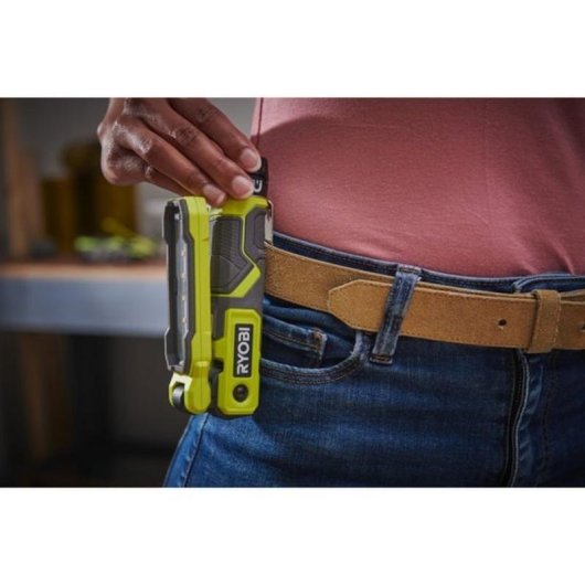 Lanterna de trabalho recarregável Ryobi RLI4-0 650 lm base magnética