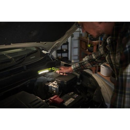 Lanterna de trabalho recarregável Ryobi RLI4-0 650 lm base magnética