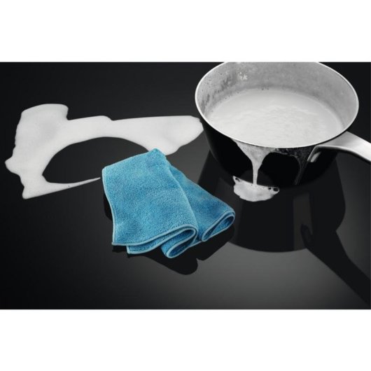 Placa de Inducción Electrolux EIT61336CB Serie 500 60 cm 3 Zonas PowerBoost Hob2Hood