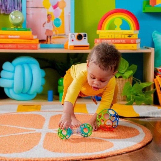 Bright Starts Oball Grasp The Day Geschenkset: Shaker Rattle und Oball Classic Ball BPA-frei