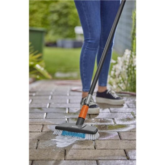 Pennello collegabile GARDENA Cleansystem duro per superfici esterne