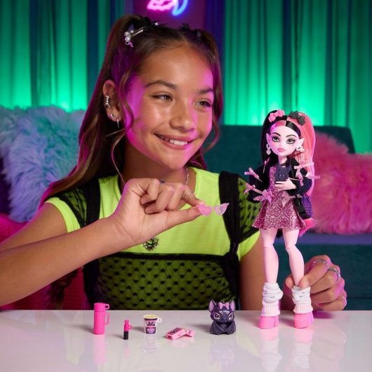 Poupée Monster High Draculaura 28,6 cm avec Mascotte et 7 Accessoires