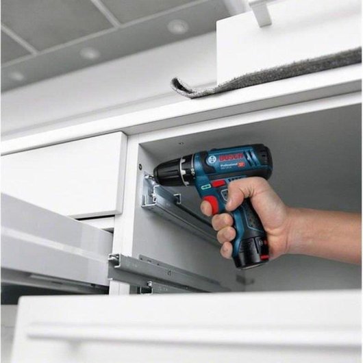 Taladro de percusión Bosch Professional GSB 12V-15 con 2 baterías y cargador