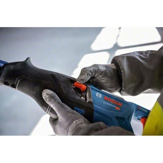 Scie sabre sans fil Bosch Professional GSA 18V-28 18V 1900 tr/min