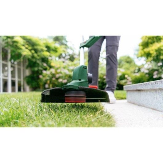 Desbrozadora inalámbrica 2 en 1 Bosch UniversalGrassCut 18V-260 26 cm Kit 18V 2,0Ah