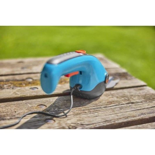 Tondeuse bordure GARDENA ClassicCut Li Télascopique 8cm 3,6V Li-ion