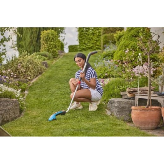 Tondeuse bordure GARDENA ClassicCut Li Télascopique 8cm 3,6V Li-ion