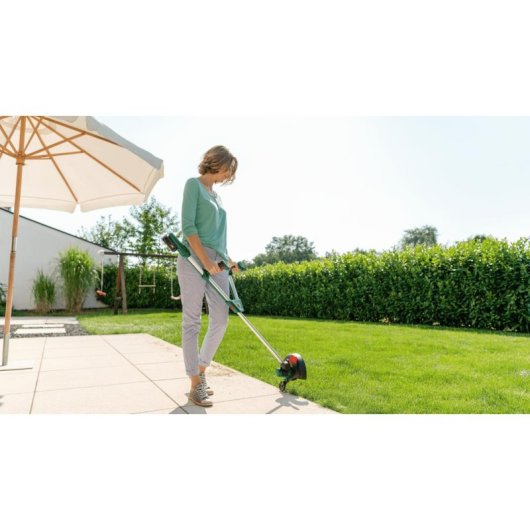 Desbrozadora Bosch UniversalGrassCut 18V-26 2 en 1 26 cm Inalámbrica