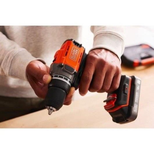 Akkubohrschrauber BLACK+DECKER BCD382D2XK 18V 2 Akkus 45 Nm 13 mm Bohrfutter