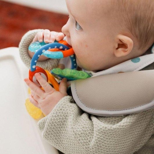 Nûby IcyBite Kühlschlüssel-Zahner mit kühlendem Gel