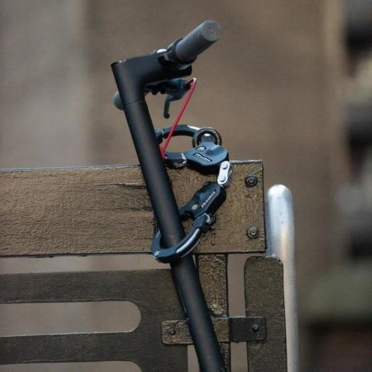 Candado manilla bici Master Lock Street Cuff acero cementado 35 cm 4 llaves